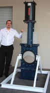 Omsa marketing director, Marco Errath, alongside the ported knife-gate valve